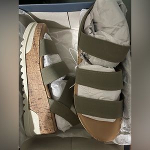 BNWT Universal Thread Sandals from Target